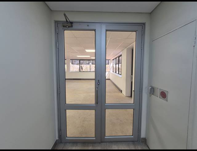 426M² OFFICE TO LET IN WOODMEAD